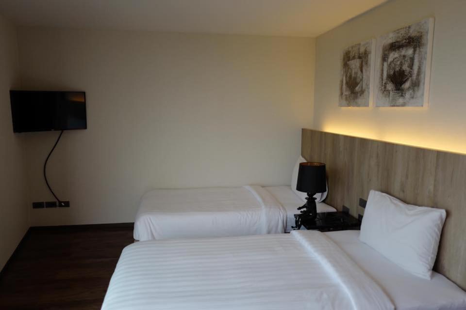 The 28Th Hotel Kanchanaburi Exterior photo